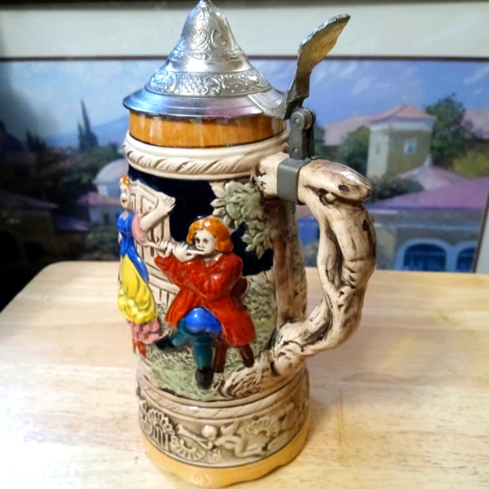 🍹🍺ARTMARK PLAYING BEER STEIN 9"🍺